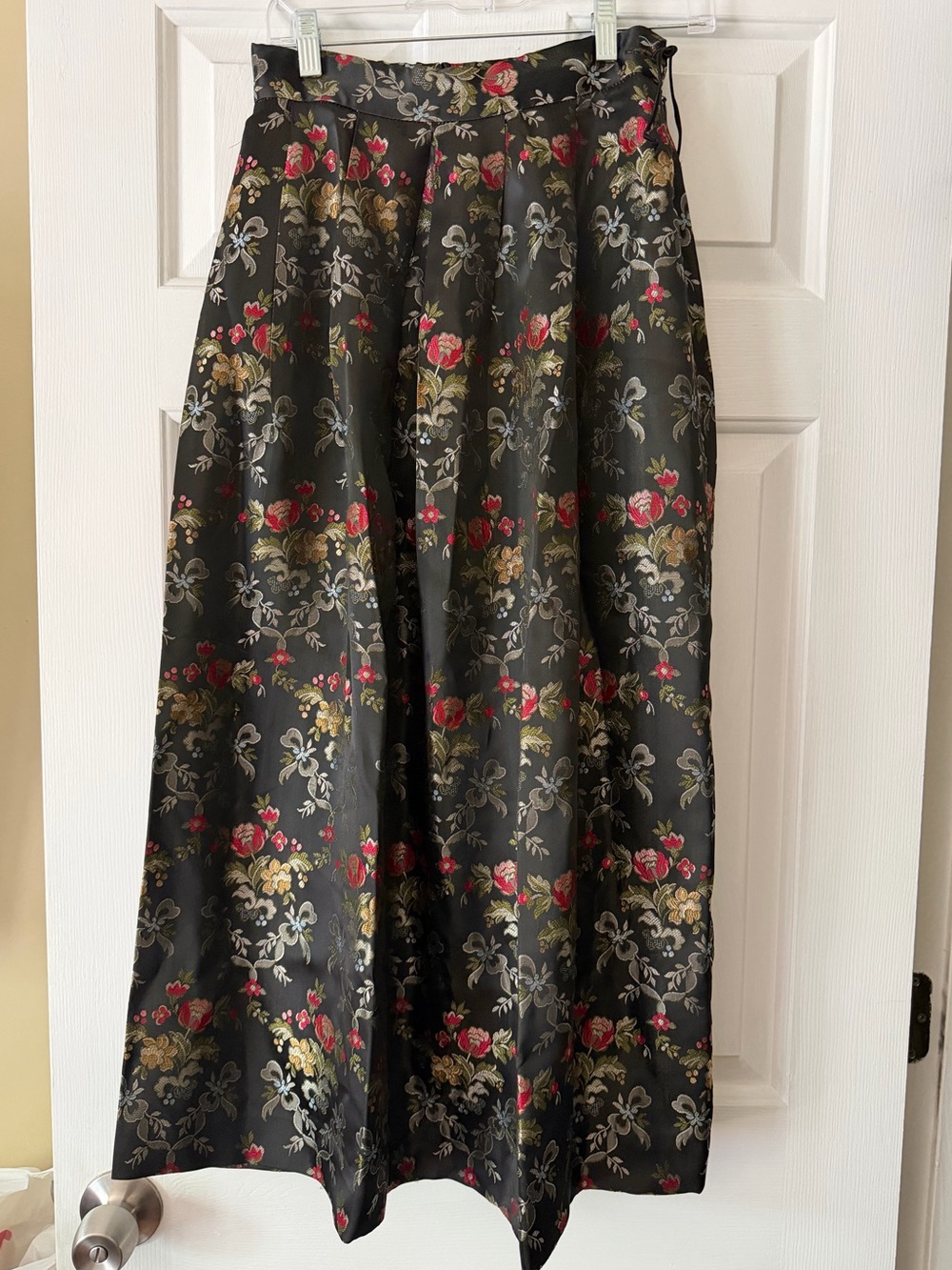 Vintage Susan Bristol Black Floral Brocade Pleated Maxi Skirt Size 6